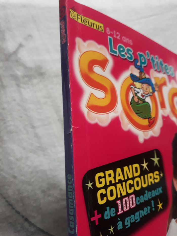 Magazine + bijoux dauphin - photo numéro 6