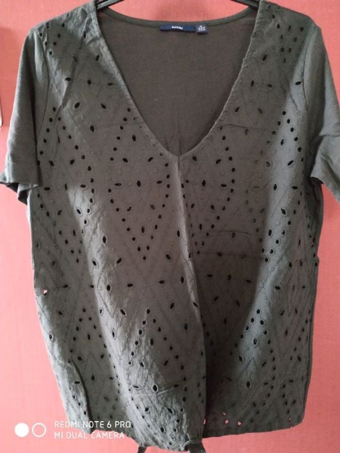 Tee shirt