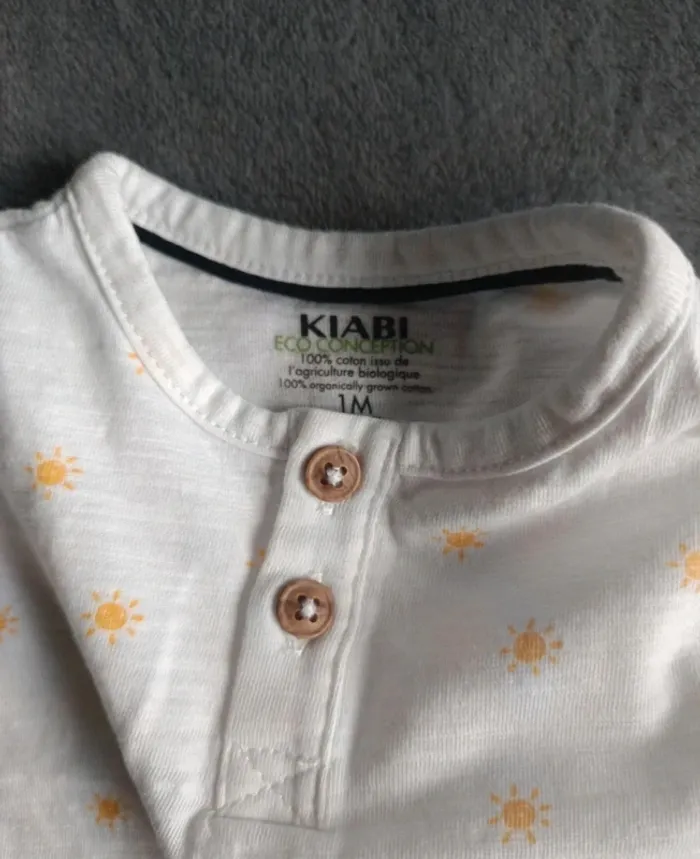 T-shirt taille 1 mois - photo numéro 4
