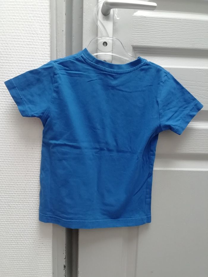 Vends t-shirt garçon été bleu marine avec motif sur le devant - photo numéro 6