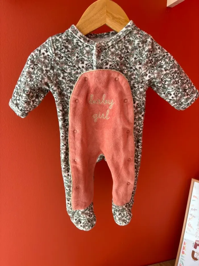 Pyjama rose et fleuri vertbaudet taille 1 mois - photo numéro 2