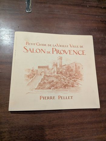 Livre guide salon de Provence 