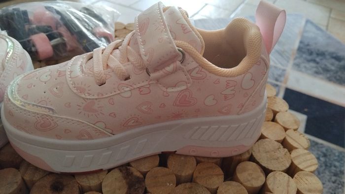 Magnifique chaussure à roulette Neuves