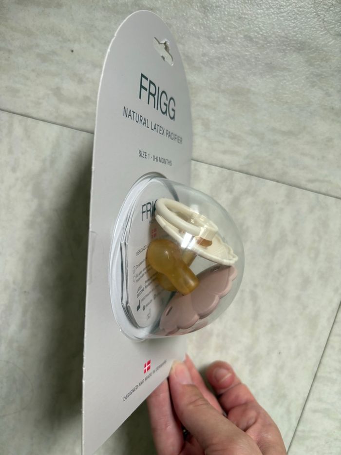 Tétine frigg neuve 0-6 mois - photo numéro 2