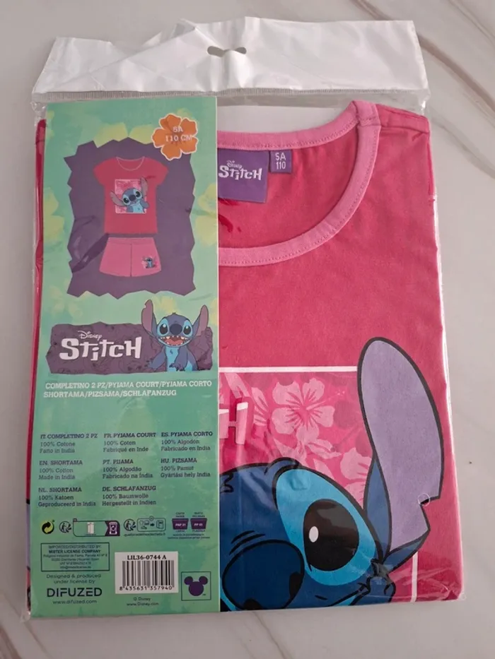 Ensemble Tee-shirt short Lilo & Stitch neuf avec étiquette taille 5 ans - photo numéro 2