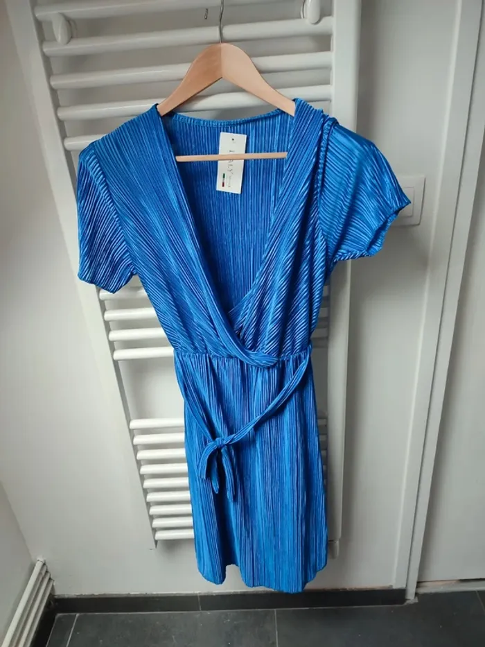 Robe cache coeur tissu plissé M/L neuve - photo numéro 6