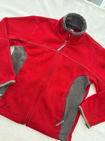 Veste rouge et grise Quechua 8 ans