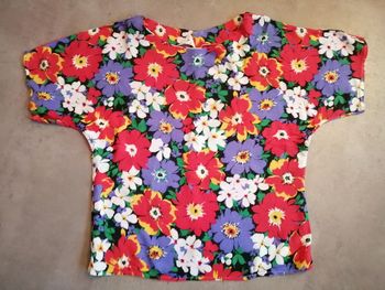 Top fleuri Fait par une couturière