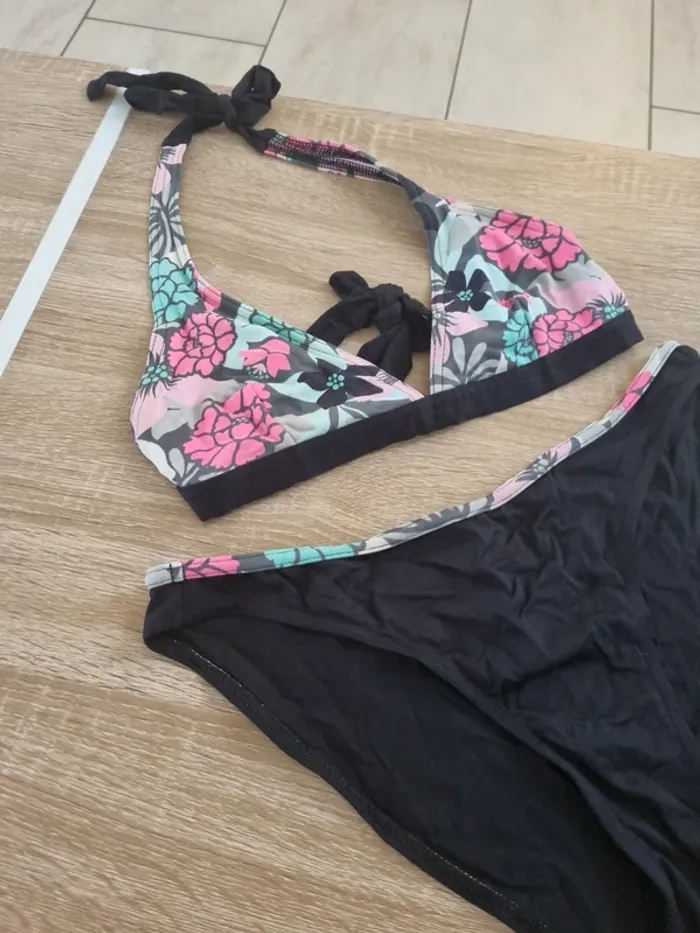 Maillot de bain 2 pièces. - photo numéro 4