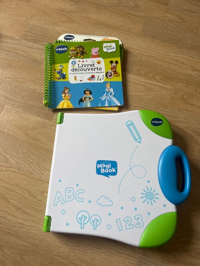 Magibook comme neuf avec 3 livres