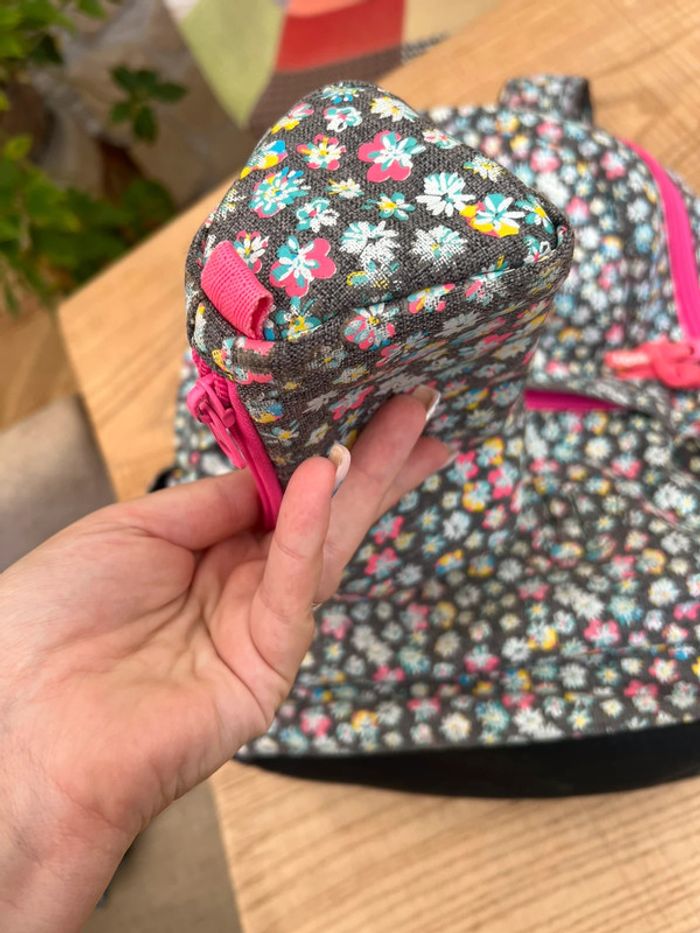 Sac à dos cartable superdry rentrée des classes Liberty à fleurs ensemble avec trousse - photo numéro 13