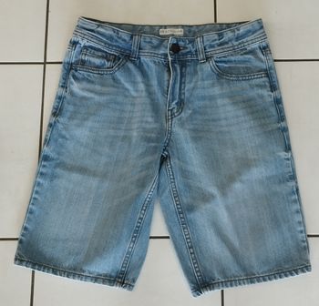 Bermuda Kiabi en jean bleu clair 
Taille XS / 14 ans