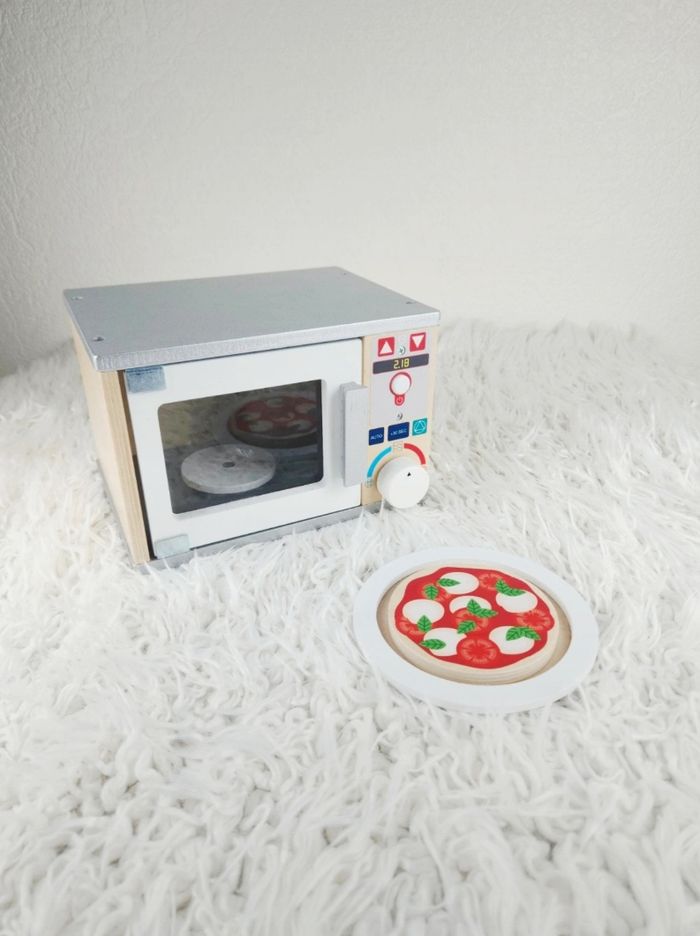 Four micro-ondes en bois marque Oxybul 🎅