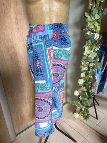 Jolie jupe légère effet drapé
