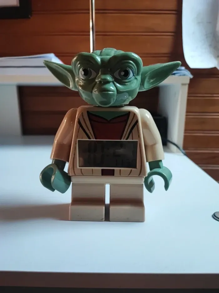 Réveil Lego yoda - photo numéro 2