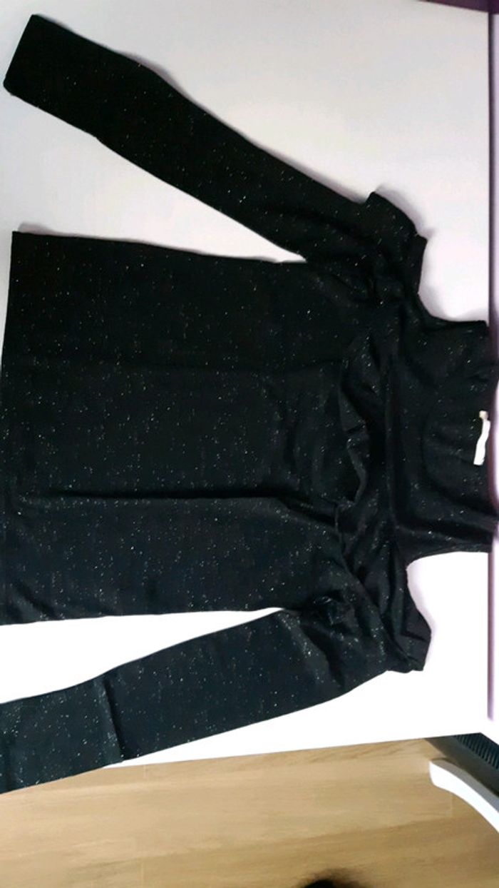 T shirt en taille 12 ans manches longues à épaules dénudées