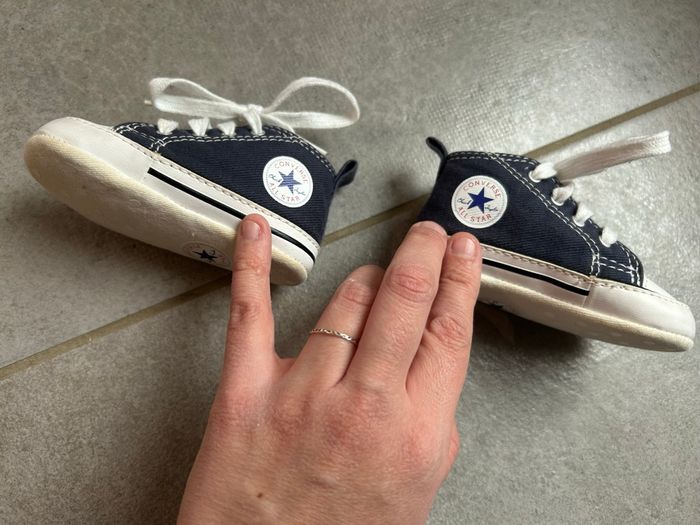 Converses bleu marine bébé taille 18 - photo numéro 4
