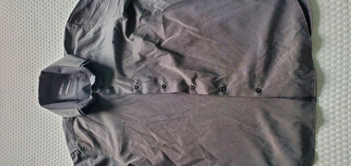 Chemise grise et noire - photo numéro 2