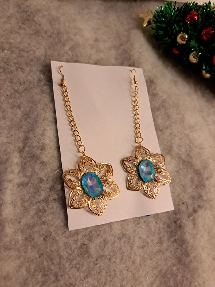 Boucles d'oreilles pendante doré strass bleu turquoise - photo numéro 9