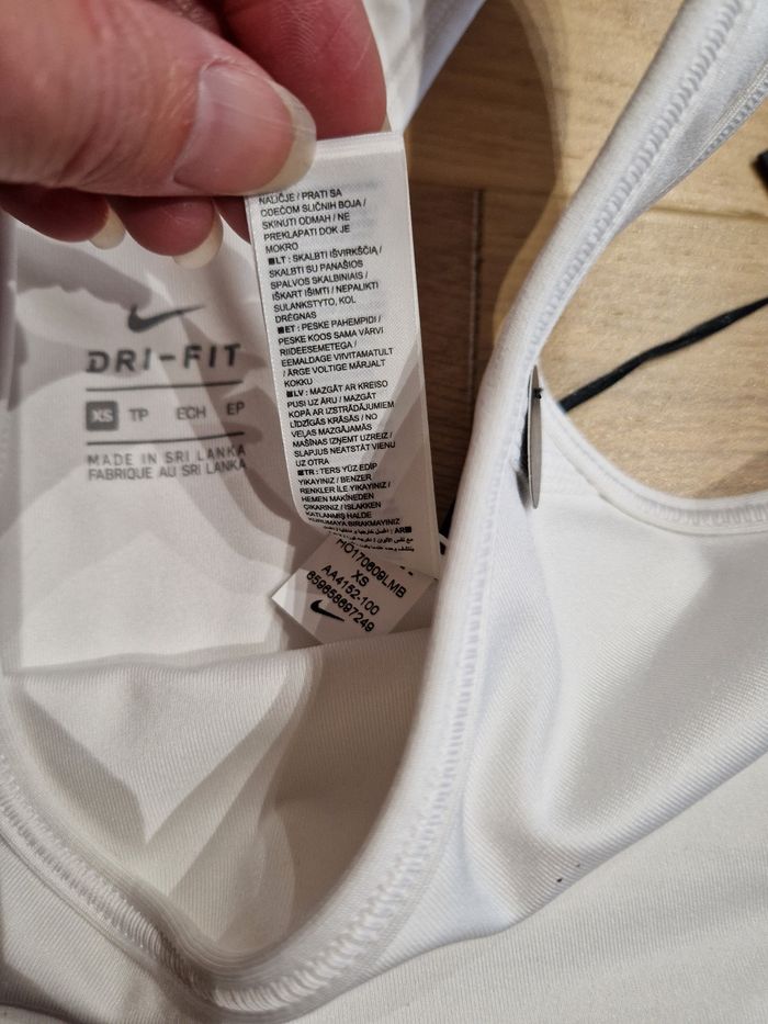 Brassière Nike neuve - photo numéro 6