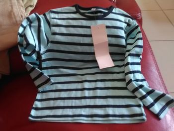 T-shirt manches longues t4 neuf