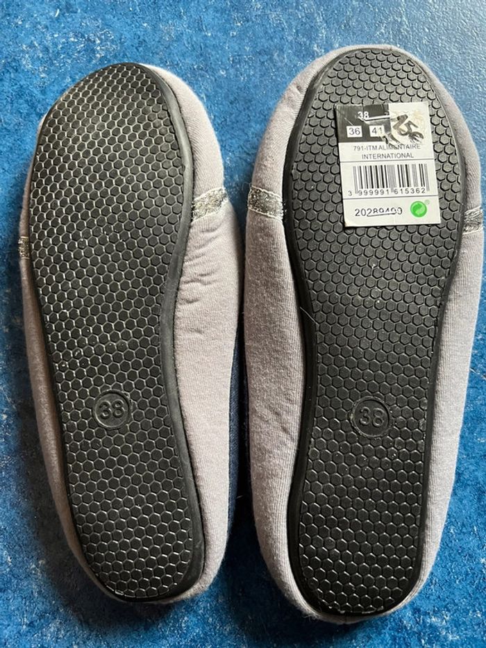 chaussons neufs fantaisie - photo numéro 3
