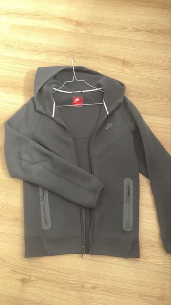 Nike tech noir