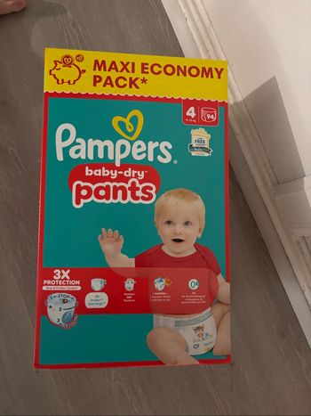 Couches Pampers baby-dry pants taille 4 94 couches