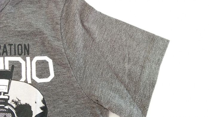 T-shirt C&A 10 ans - photo numéro 5