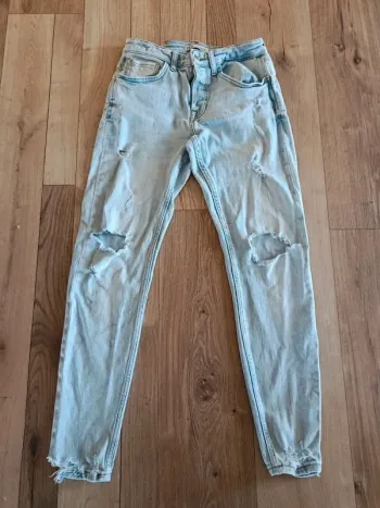 Jean troué Zara taille haute taille 38