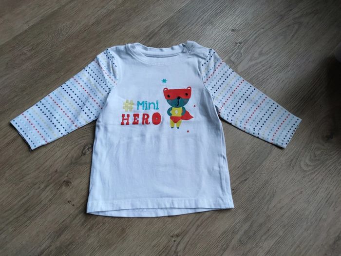 T-shirt 6 mois neuf
