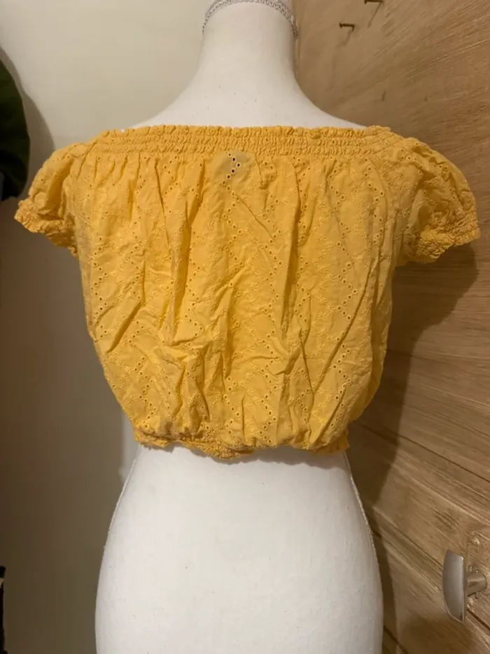 Haut Court Brodé Jaune Moutarde "Off Shoulder" - H&M Divided - photo numéro 2