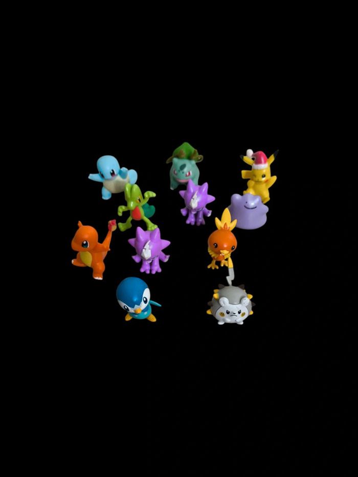 Lot figurines pokémon