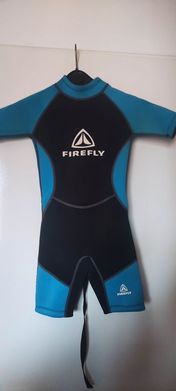 Combinaison 3 mm taille 4 ans marque firefly