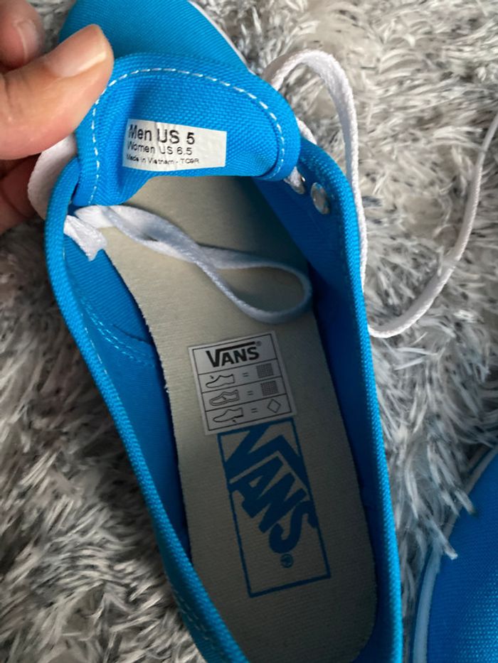 Chaussures neuves VANS - taille 36.5 - photo numéro 4