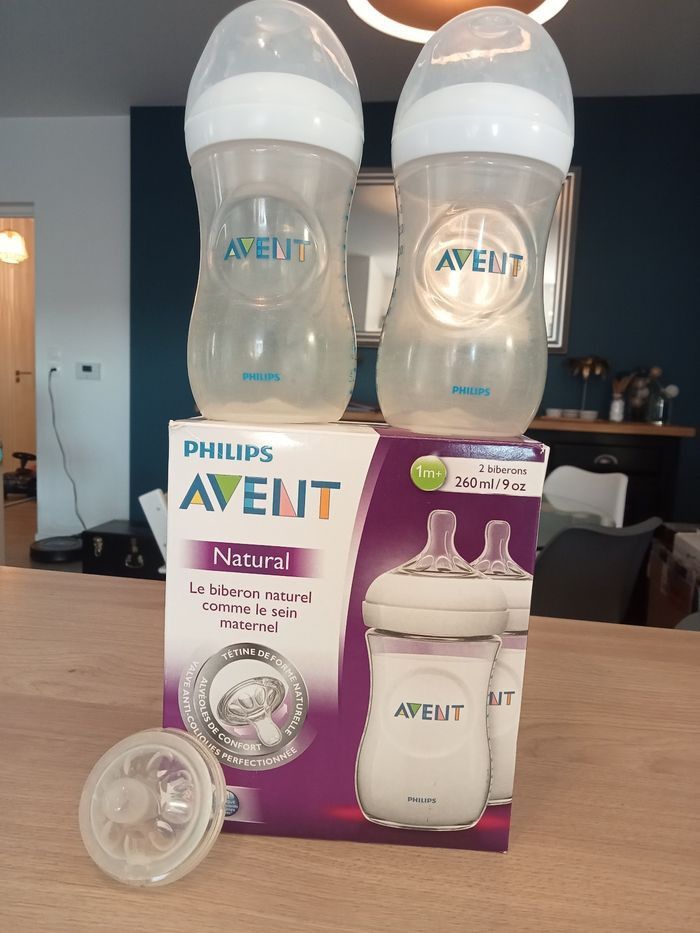 Lot biberons Philips AVENT + autres marques + goupillon - photo numéro 2