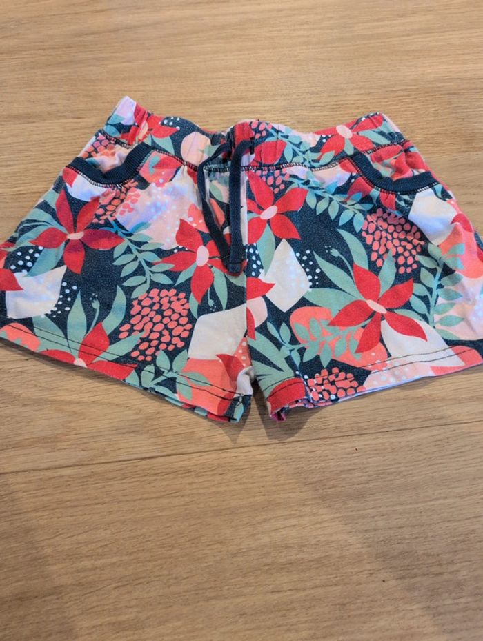 Short a fleurs 8 ans