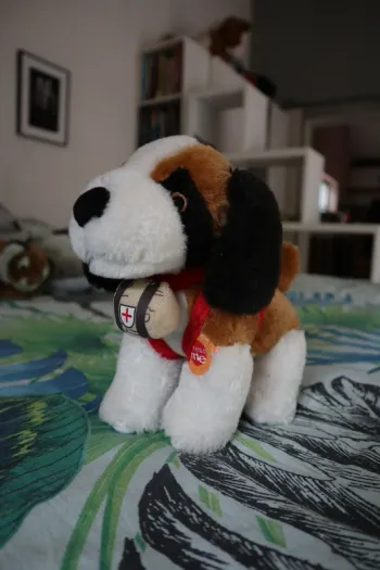 Peluche chien de secours