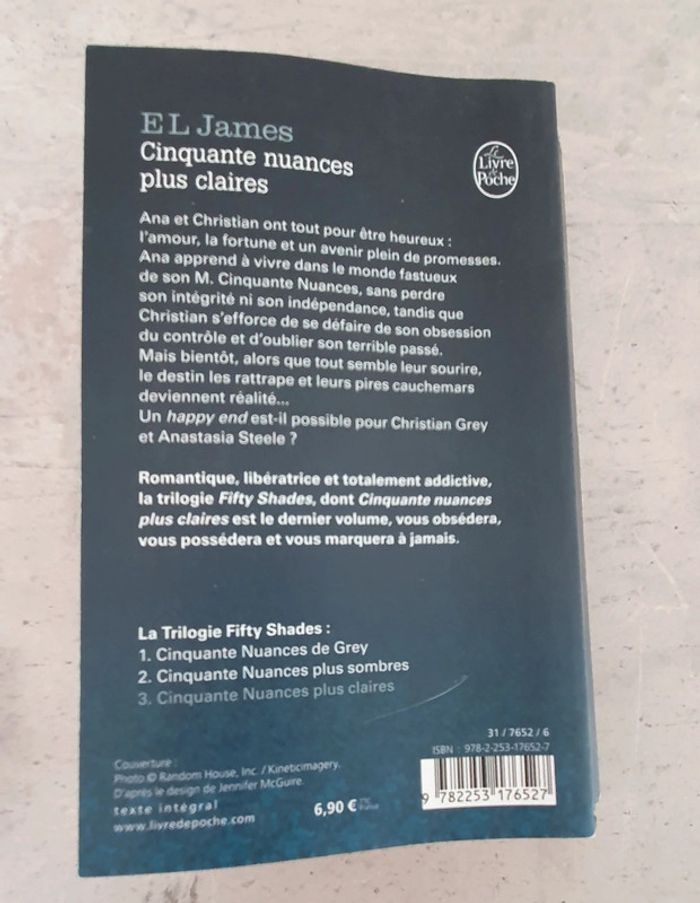 Livre 50 nuances plus claires - photo numéro 2