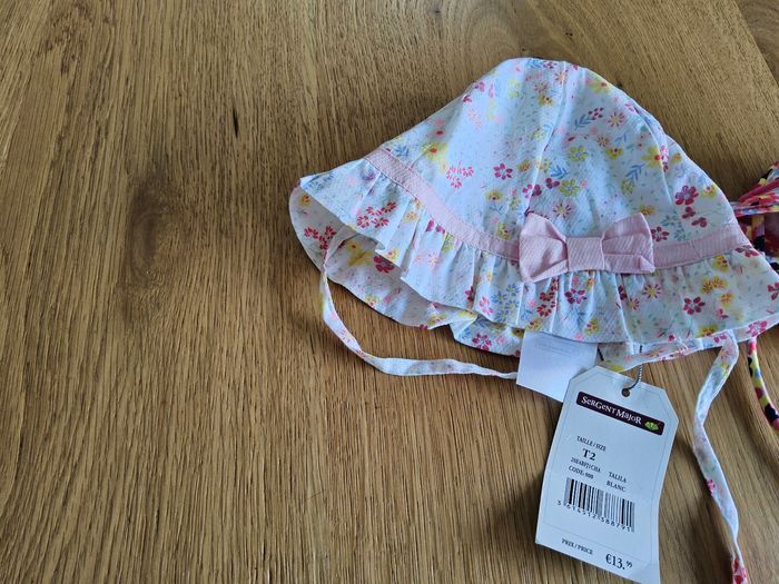 Lot 2 chapeaux de soleil taille 6 mois - photo numéro 3