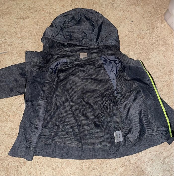 Veste capuche type K-way garçon 12mois - photo numéro 2