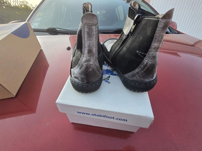 Chaussures STABIFFOT neuve taille 24 - photo numéro 2