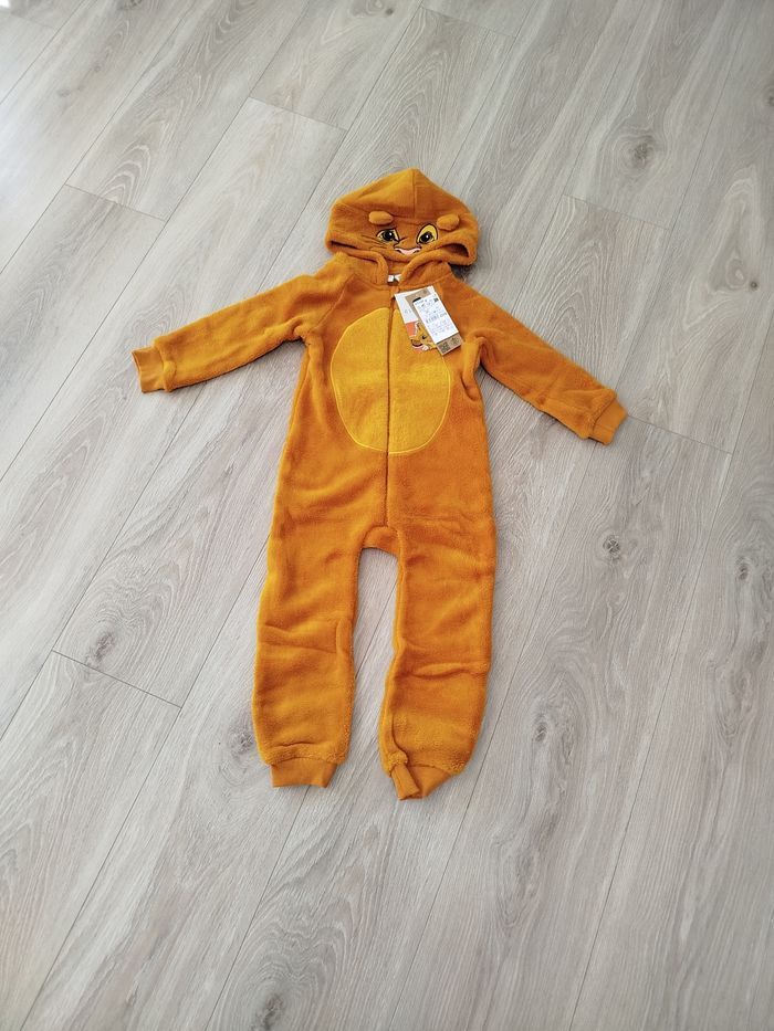 Pyjama Simba 3 ans neuf