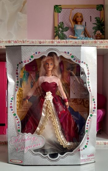 Poupée de collection Jakks Pacific Barbie 2000 Holiday Elegance robe bordeaux