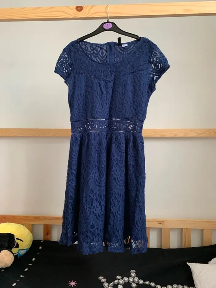 Robe dentelle bleu