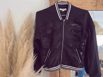 Veste style broderie noire primark
