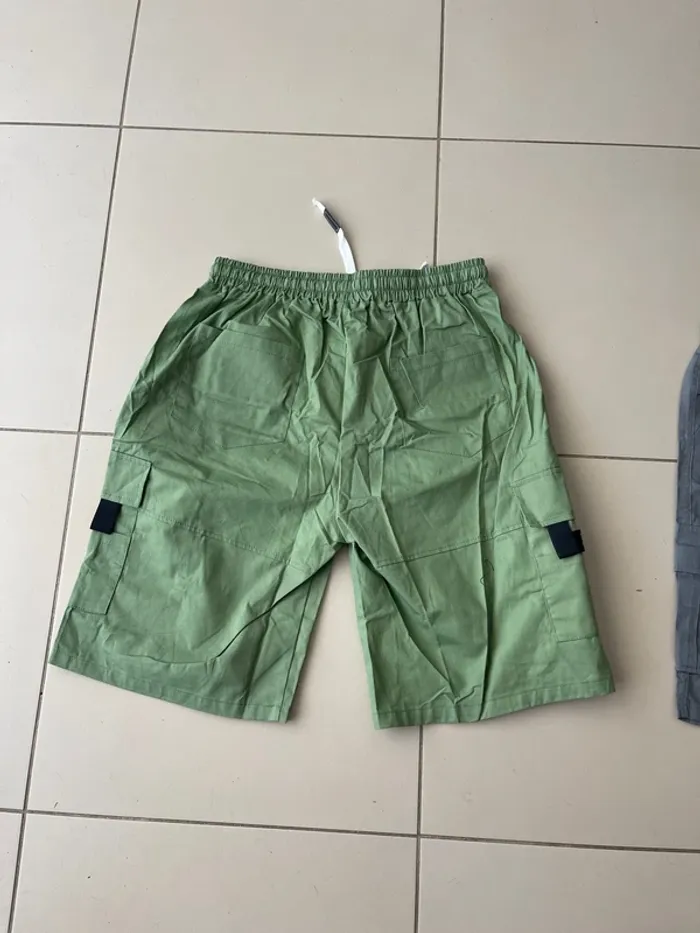 Short neuf taille M - photo numéro 2