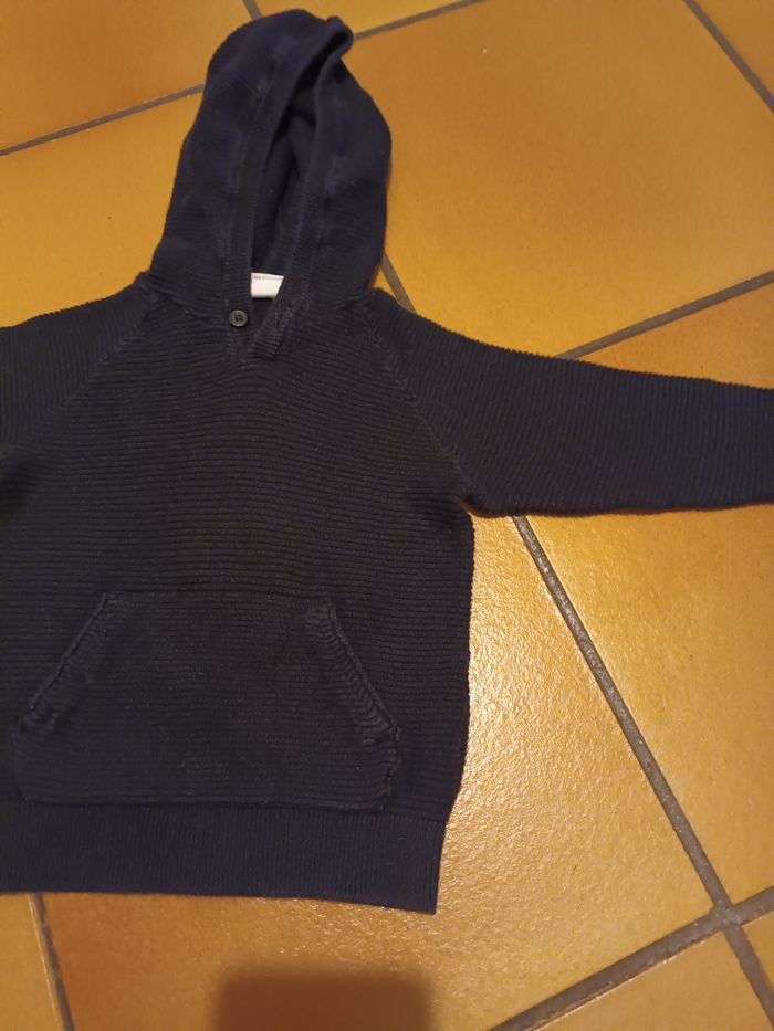 Pull à capuche 6 9 mois H&M avec poche kangourou - photo numéro 2