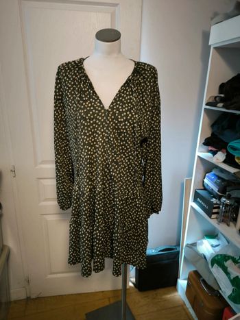Robe verte fleurie à manches longues Mango taille 40