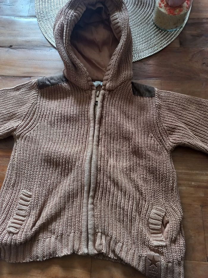 Lot pulls 2 ans - photo numéro 8